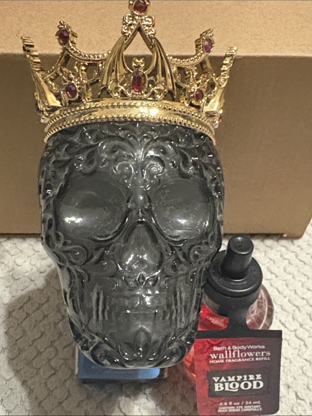 Wallflower’s Skull Light Up Plug With Scent 💀
